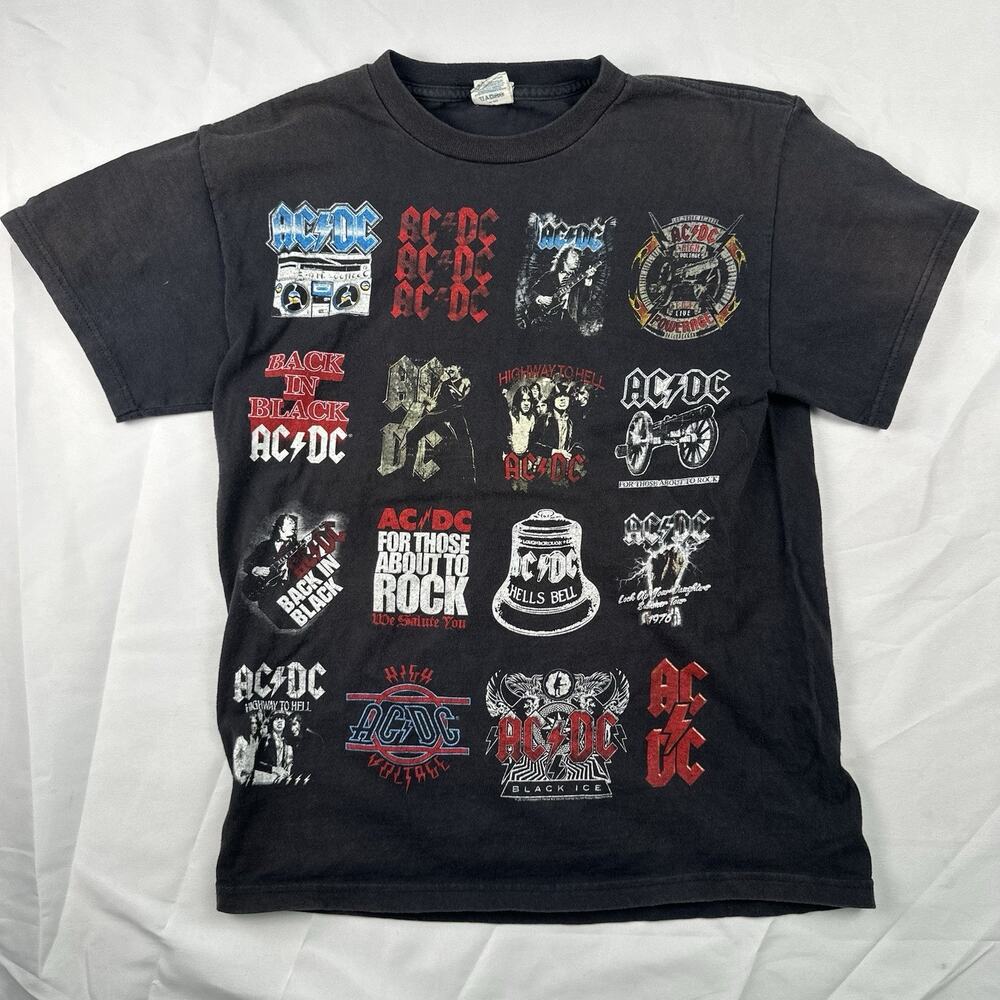 2010 AC/DC Rock Band T- Shirt with 16 Logos / Album Cover Art Size M
